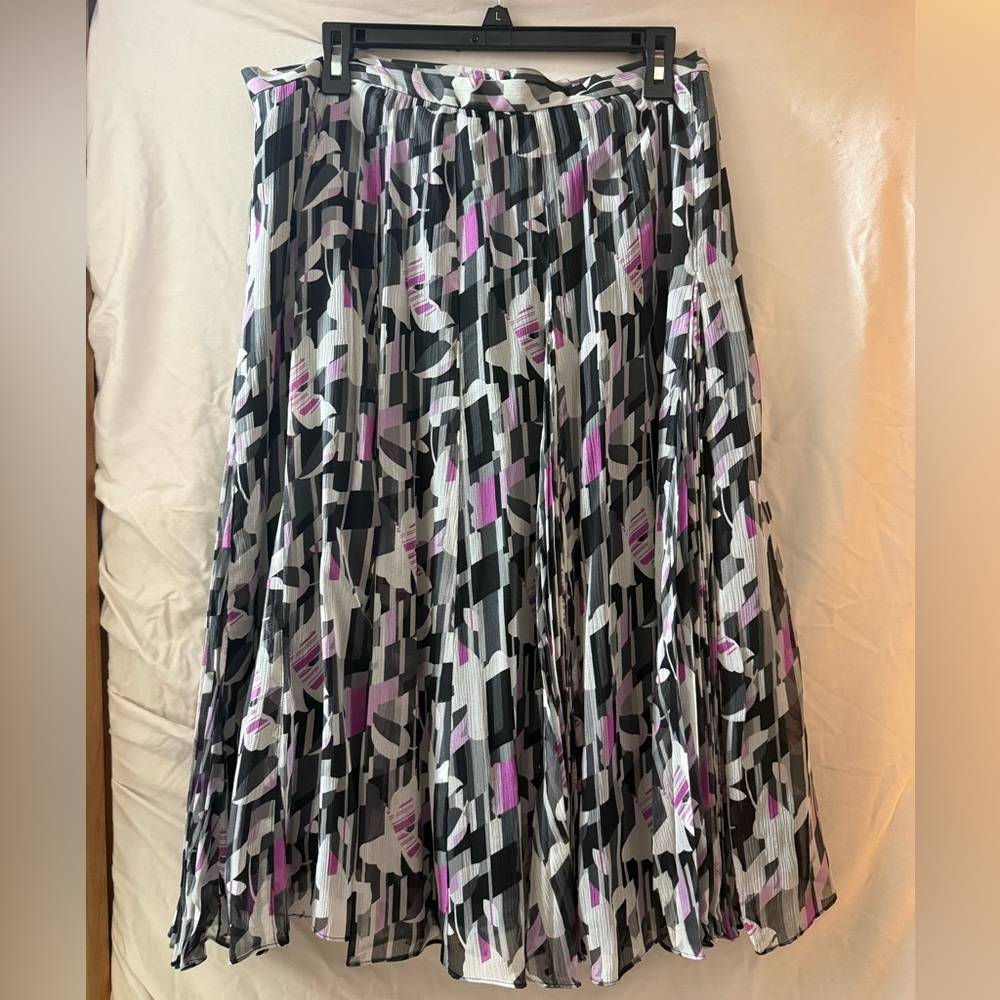 Jones New York Geometric A-Line Skirt - Black, White, Pink, Like New!